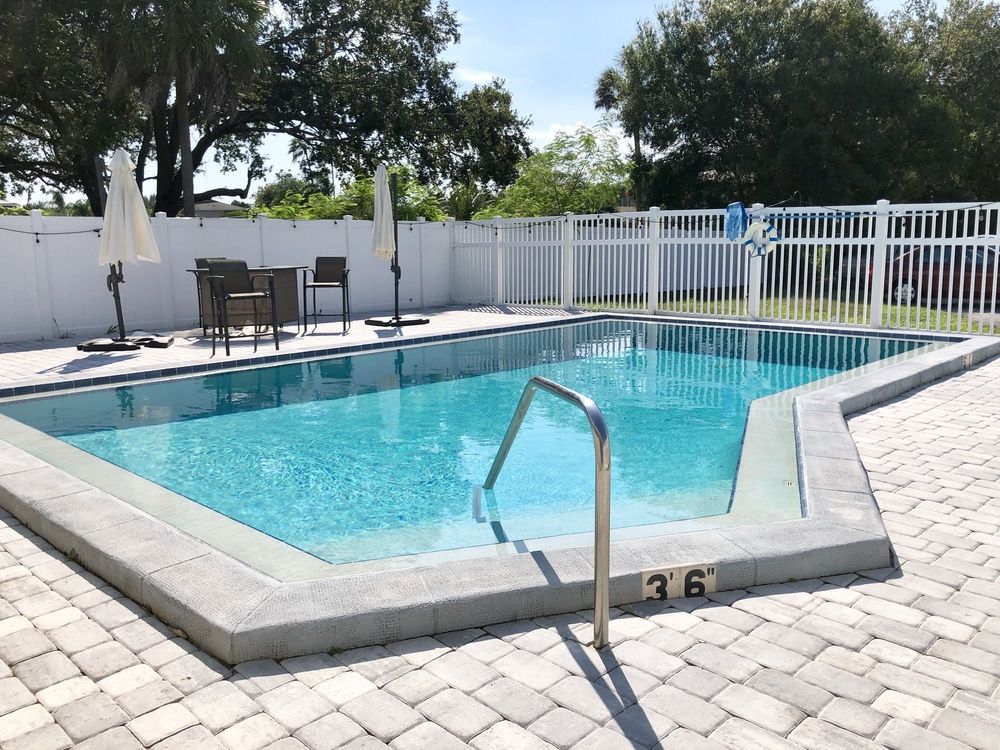 Cedar Run Apartments: 2722 49th Ave W Bradenton, FL , Bradenton, FL 34207